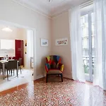 Grand Apartment *